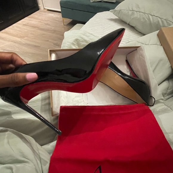 Brand new Kate Louboutin. Literally just purchased in Paris on 11/10/21 . - Picture 3 of 4